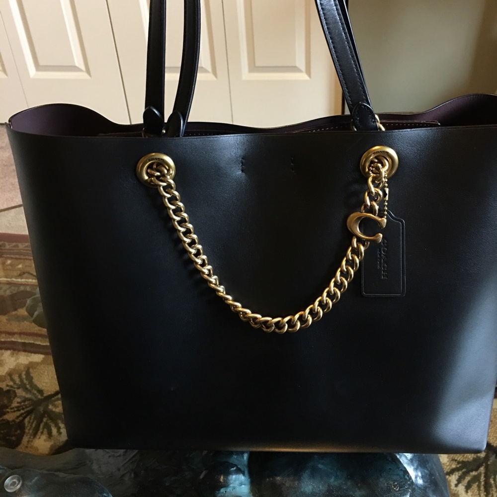 Coach signature chain central tote
